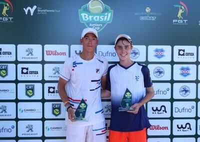 Martín Vergara (i) lidera el ranking Cosat de 16 años.