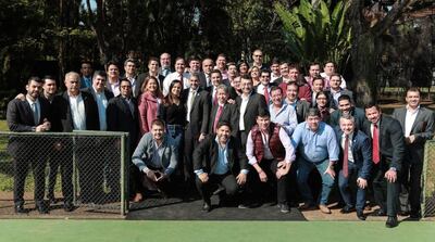 Mario Abdo Benítez, con diputados colorados cartistas y abdistas.