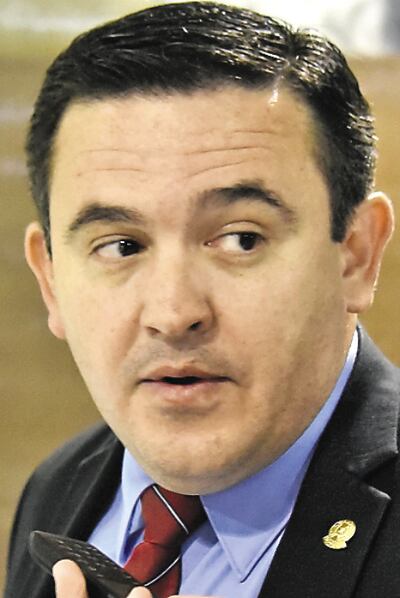 Eduardo Petta San Martín, ministro de Educación.