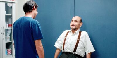 Rafael Alfaro y el actor mexicano Édgar Vivar, en una de las escenas de la película paraguaya “Orsai”.