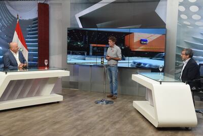 Representantes de bancos en estudios de ABC TV.