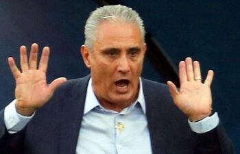 el-seleccionador-brasileno-adenor-leonardo-bacchi-tite-destaco-el-desempeno-de-su-equipo-contra-peru-efe-212553000000-1845070.jpg