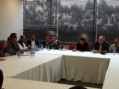 Paseros, productores y autoridades municipales de CDE se reunen en busca de destrabar el conflicto sobre el ingreso de mercaderías de contrabando.