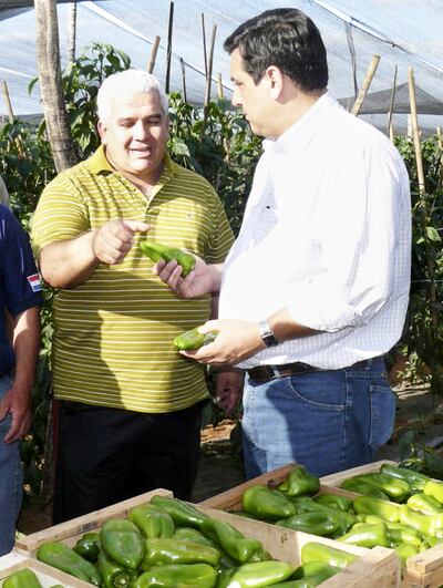 El exministro Enzo Cardozo (di.) con Silvio Riveros, quien cumple condena por desvío.