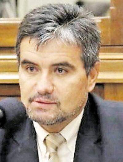 Édgar Acosta, diputado (PLRA), anunció que presentará el pedido de juicio político en contra de la fiscala general.