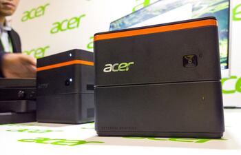 revo-build-es-una-innovadora-computadora-presentada-por-el-fabricante-acer-que-destaca-por-su-falta-de-componentes-de-pc-tipicos-sino-que-una-serie-d-222159000000-1377715.jpg