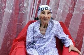 con-sus-11-hijos-dona-maria-celebro-sus-103-anos-230637000000-520372.jpg