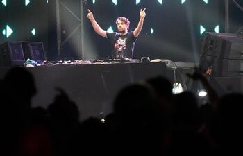 dj-nacionales-e-internacionales-hicieron-bailar-a-todos-los-fans-de-la-electronica-hasta-altas-horas-de-la-madrugada--182902000000-1520160.jpg