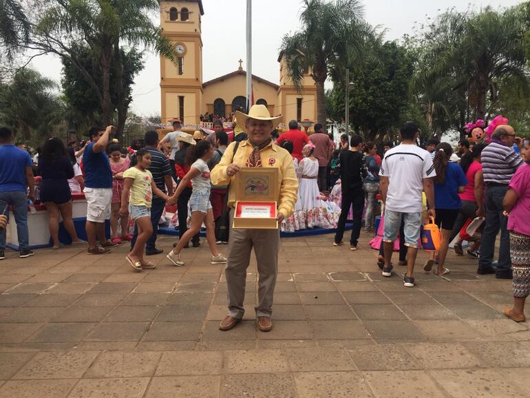 Lucio Ramón Ruiz Díaz distinguido en Guarambaré.