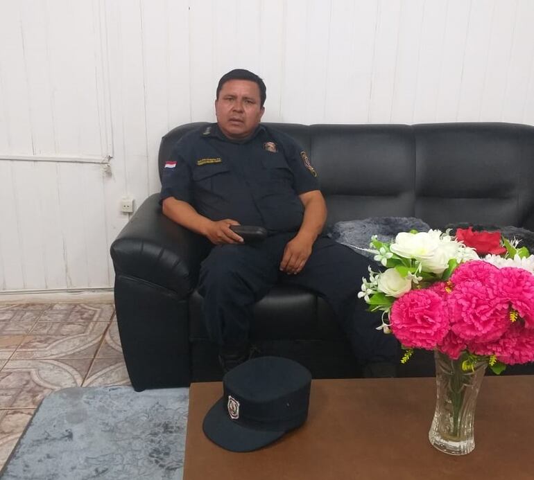 Uno de los uniformados detenidos esta mañana.