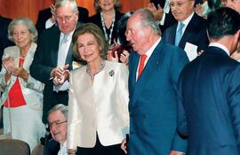 determinada-en-actuar-como-factor-de-cohesion-de-su-familia-frente-a-las-adversidades-la-reina-sofia-quien-cumplio-80-anos-la-semana-pasada-asumio-235911000000-1775030.jpg