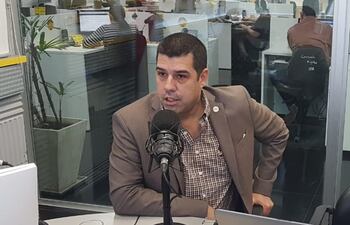 Viceministro de Tributación, Fabián Domínguez; Ministra de Trabajo, Carla Bacigalupo.