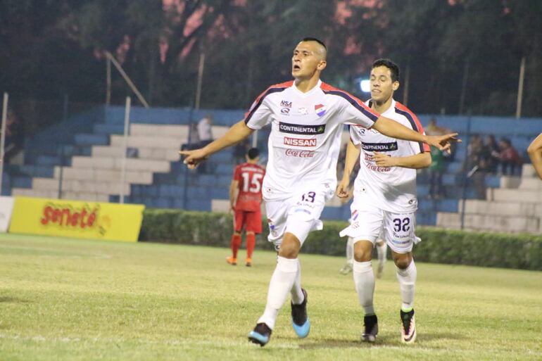 Nacional goleó a 3 de Febrero de la Chacarita y avanzó a los 16avos de la Copa Paraguay.
