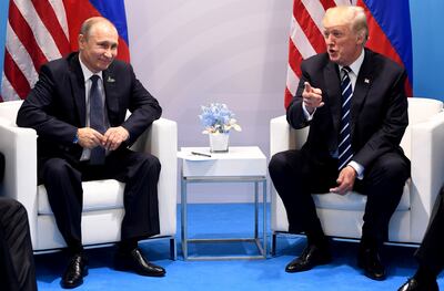 Los presidentes de Rusia, Vladímir Putin (i); y de los Estados Unidos, Donald Trump, en una imagen de archivo.