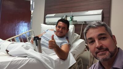 El presidente Mario Abdo Benitez visitó al ministro Eduardo Petta en su lecho de convaleciente.