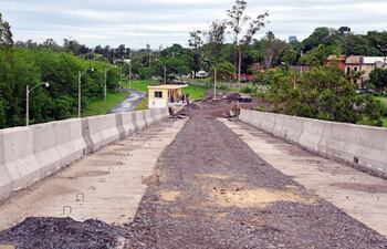actualmente-se-estan-realizando-los-ultimos-trabajos-en-la-rampa-sur-del-viaducto-de-la-ex-caballeria-hoy-comando-del-ejercito-y-seria-entregado-a-f-222650000000-1645876.jpg
