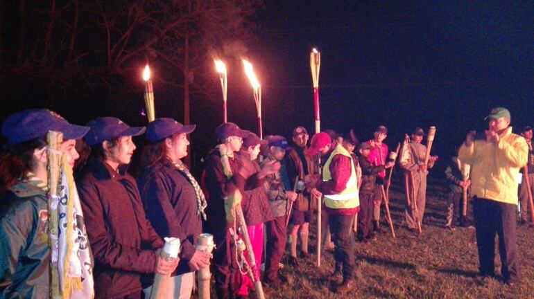 Unas 300 personas participaron el homenaje.
