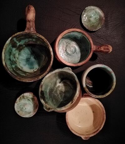 Cazuelas de Florencia Blanquer que se expondrán desde hoy en Areguá.