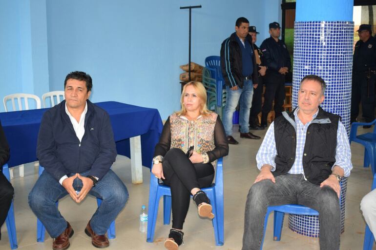 Blas Lanzoni, Blanca Fonseca y Fernando Silva, dentro de la sede del comité, hoy. (Foto: Carlos Ávalos, ABC Color). 