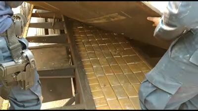 Los panes de cocaína incautados.