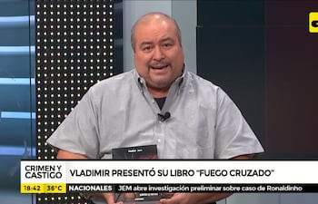 Vladimir presentó su libro fuego cruzado