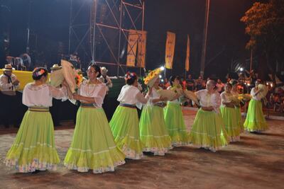 Ballet de danza Juan Pablo II de Pilar.