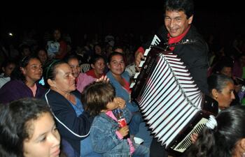 festival-de-mayo-con-buena-musica-y-mucha-solidaridad-210348000000-555399.jpg