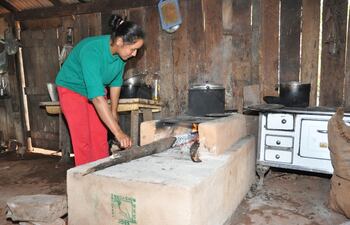 familias-humildes-de-curuguaty-piden-la-compra-de-los-fogones-portatiles-212431000000-588270.jpg