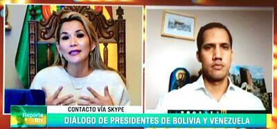 La actual presidenta de Bolivia, Jeanine Áñez (i), y el presidente interino de Venezuela, Juan Guaidó, reconocido por las principales democracias de la comunidad internacional, durante una teleconversación entre ambos, realizada días pasados.