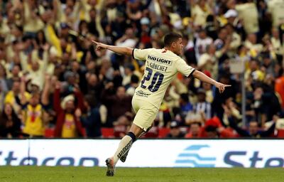 Sánchez festejando su anotación ante Monterrey en el Estadio Azteca.