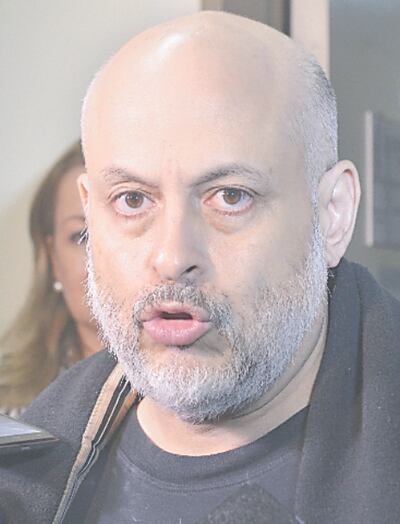 Paraguayo Cubas (Cruzada Nacional), senador. Fue suspendido por segunda vez por inconducta. Provocó la reacción de Riera.