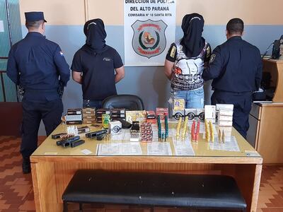 Los dos hermanos tenían en su poder dos pistolas y una importante cantidad de proyectiles.