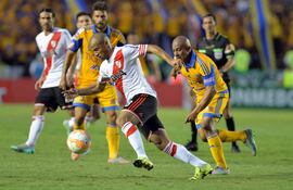 river-y-tigres-buscan-quedarse-con-la-copa-libertadores-2015--91454000000-1361796.JPG