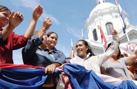 mujeres-compatriotas-cuando-celebraban-el-dia-de-la-mujer-paraguaya-en-asuncion-archivo-224904000000-1047494.jpg