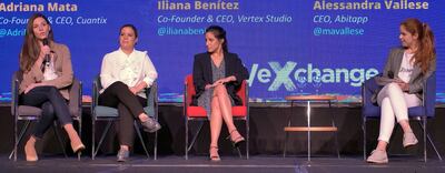 Adriana Mata, Iliana Benítez, Alessandra Vallese y Stephanie Dragotto, durante el panel “Crear startups regionales desde mercados emergentes”, en WeXchange.