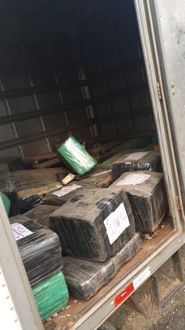 Cargamento de droga confiscado.