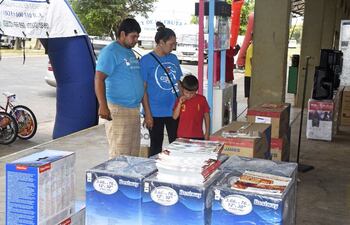 las-familias-aprovecharon-la-feria-de-descuentos-en-electrodomesticos-en-el-abasto-norte--213720000000-1660474.jpg