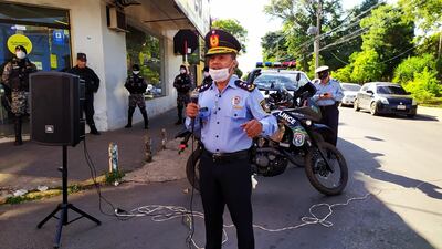Canto de la policía a los ciudadanos de Villarrica.