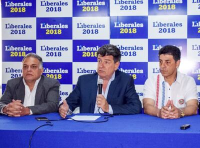 Ing. Luis María Fleitas; Efraín Alegre, titular del PLRA, y   Víctor Ríos, proyectista de la derogación del acuerdo Cartes-Macri.