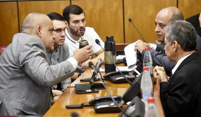 Los diputados cartistas Basilio Núñez, Hernán Rivas, Hugo Ramírez y el senador   Arnaldo Franco junto al abdista Ángel Paniagua.