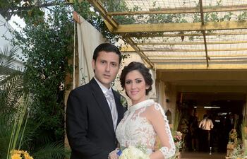 la-noche-previa-a-la-boda-de-vanessa-codas-carrillo-y-carlos-baravalle-servin-habia-caido-una-tormenta-furiosa-sin-embargo-la-manana-del-sabado-23-d-12242000000-1337717.jpg