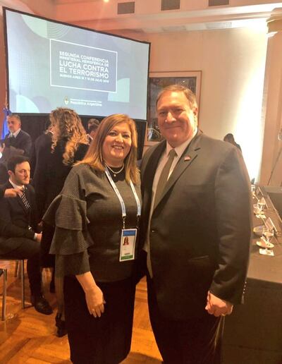 La fiscala General Sandra Quiñónez junto a Mike Pompeo, secretario de Estado de EE.UU., en Buenos Aires.