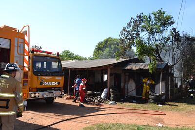 Una gomería se incendió en San Juan, Misiones.