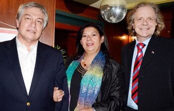 carlos-jorge-biedermann-maria-elena-ojeda-y-willy-suchar--194315000000-1087550.jpg
