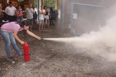 Cómo combatir el fuego es una de las partes esenciales de la tradicional colonia de vacaciones.