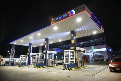 Fachada de la estación de servicios de Petropar asaltada en la madrugada de este lunes.