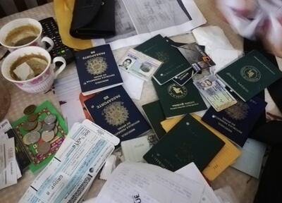 Numerosos pasaportes de diversos países, cédulas de identidad y otras  documentaciones fueron incautados en Ciudad del Este.