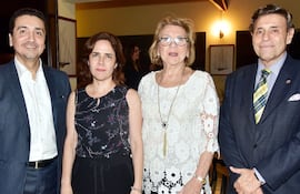 raul-florentin-ntola-liz-aquino-de-florentin-cristina-de-felippo-y-eduardo-felippo--201838000000-1652417.jpg