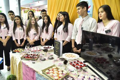 Estudiantes de distintos colegios y de la Universidad Iberoamericana participaron de la Expo Emprendimientos Geniales 2019.