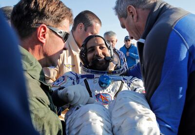 El astronauta emiratí Hazzaa al-Mansoori  culminó su misión en la EEI.